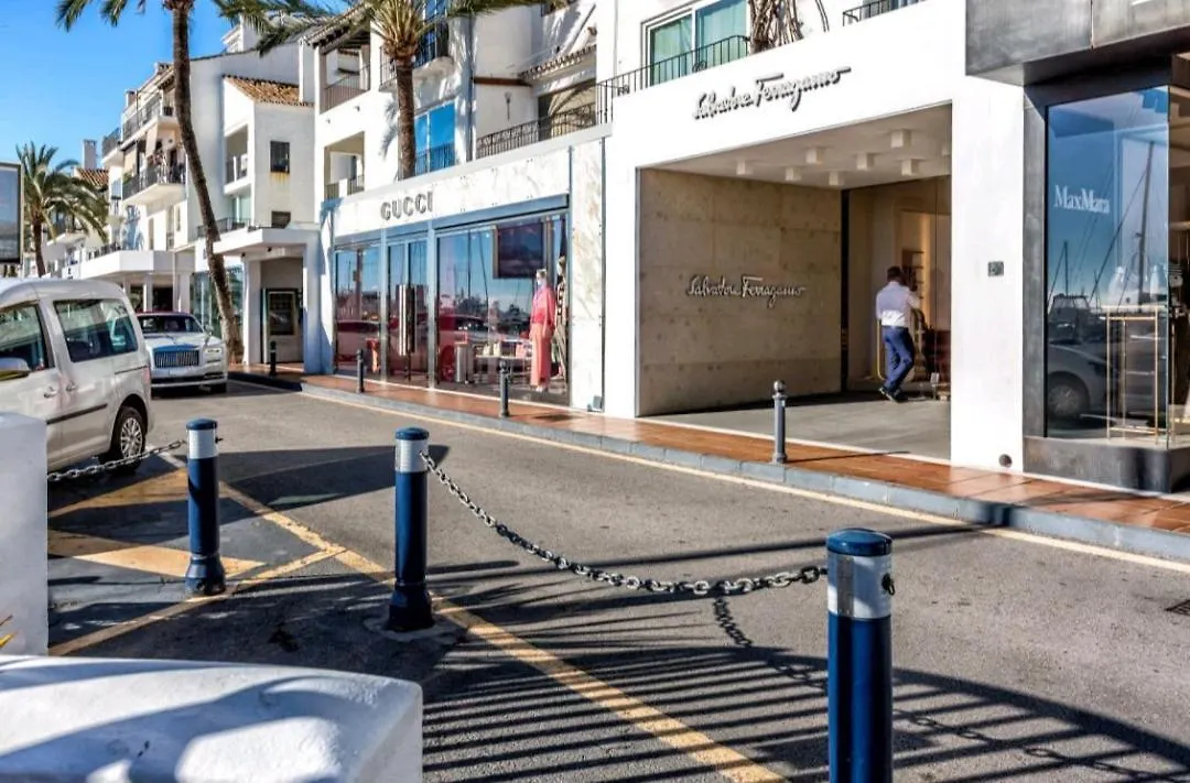 3 Bed Penthouse In The Heart Of Puerto Banus & Pool Apartment Marbella